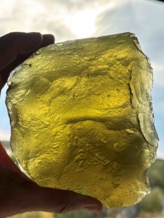 Høyst sannsynlig Norges største LDG på hele 1334 gram i flott kvalitet. Ca 14x10x7cm