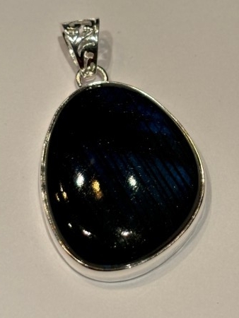 Stor flott Labradoritt med flott fargespill i 925 sølv, str. 36x25mm